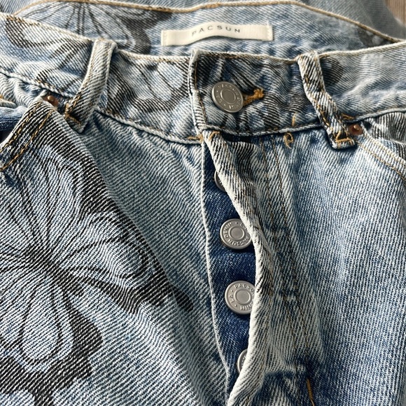 Pacsun - high rise straight medium wash with butterfly print - button fly - 25 - Picture 4 of 6